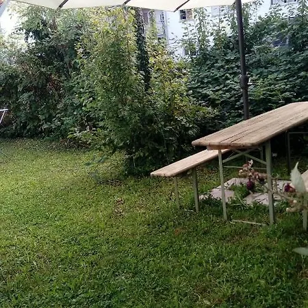 Aeltere Am Uferpark Friedrichshafen